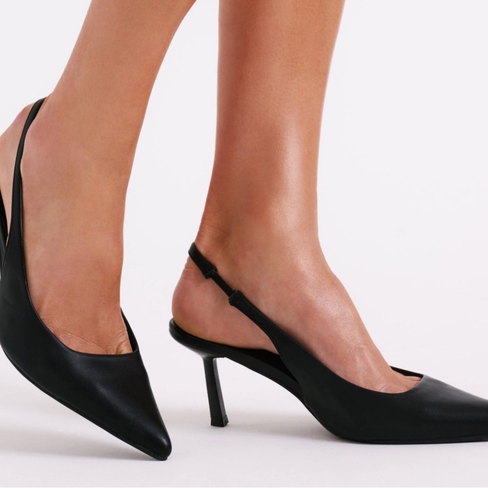 Banana republic sling back heels in black